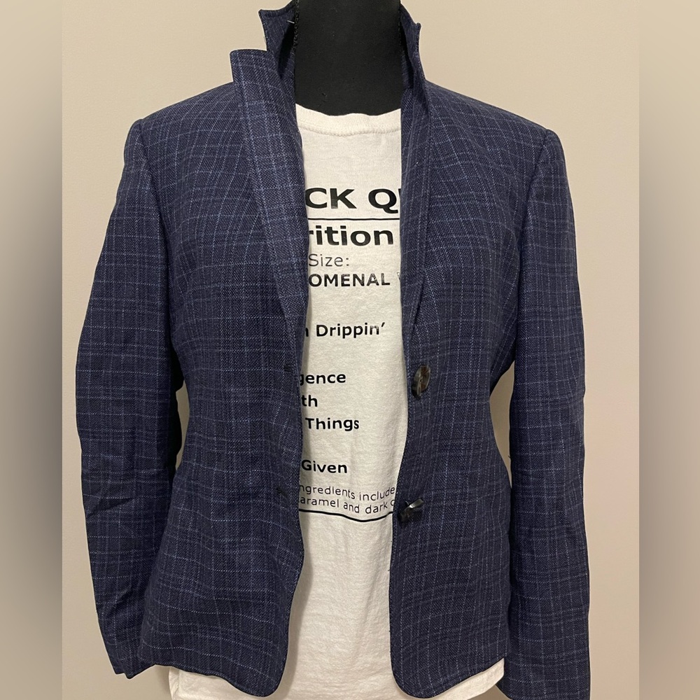 Nice Women’s Stile Blazer!!